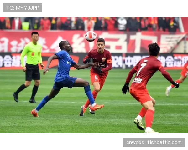 武汉三镇官方：核心外援斯坦丘因家庭原因离队，将缺席赛季初段比赛